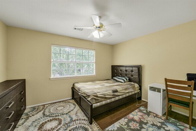 Building Photo - 22554 Bristolwood Ct
