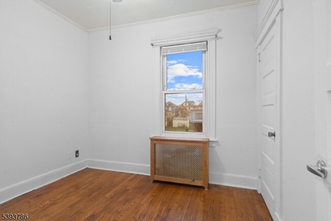 Building Photo - 76 Planten Ave