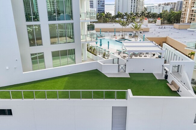 Building Photo - 301 Quay Cmn