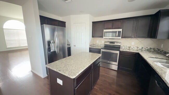 Building Photo - 2-story 4 bedroom home in Yowell Ranch!