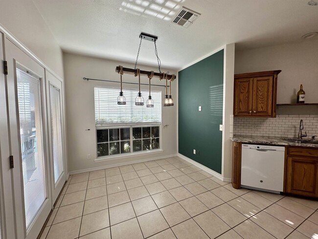 Building Photo - 3028 Whitehall Ln