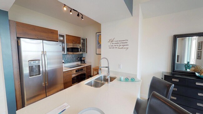 Building Photo - 480 Hibiscus St