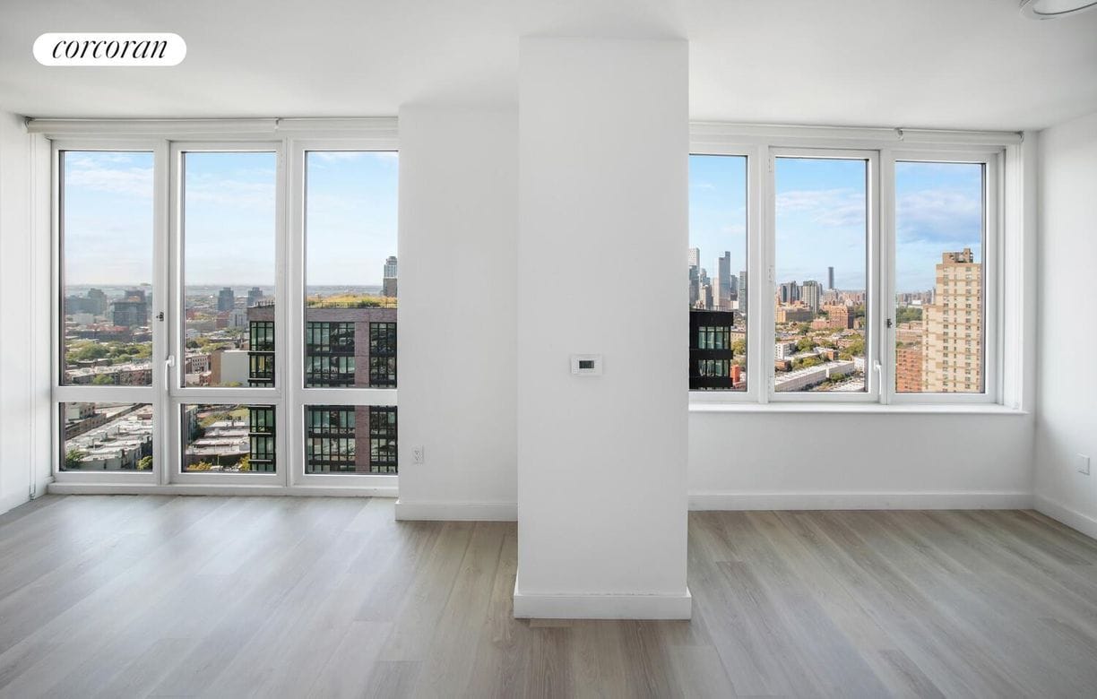 Building Photo - 595 Dean St