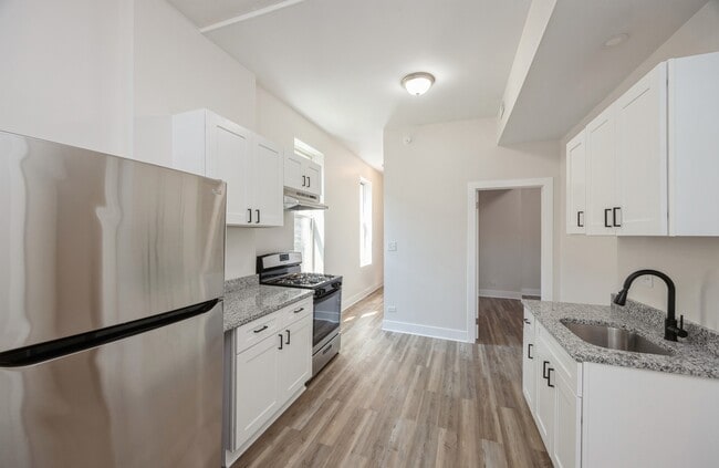 Building Photo - 2442 S Kedzie Ave