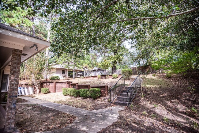 Building Photo - 7007 Dorsey Dr