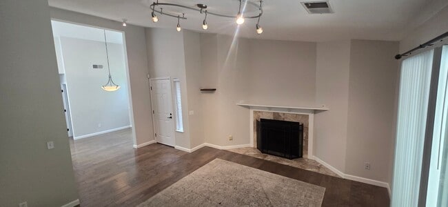 Building Photo - Quiet Cul-De-Sac Living Near Park