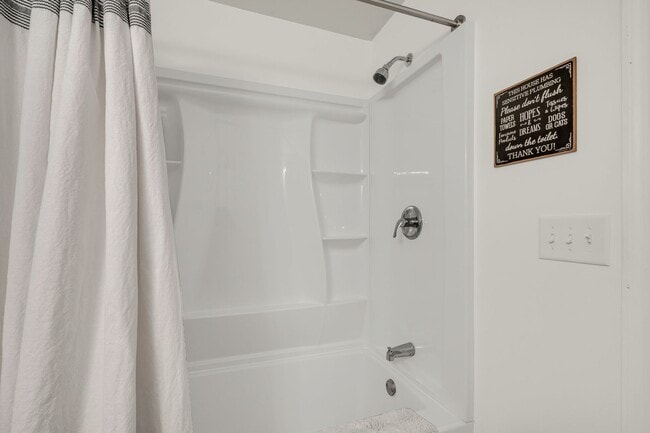 Building Photo - Charming Cottage with Modern Upgrades in Hanahan