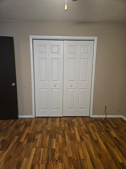 Building Photo - 105 College Park Ct