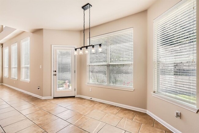 Building Photo - 7701 Crackling Creek Dr