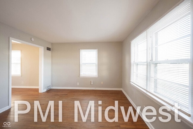 Building Photo - 1319 N Alton Ave