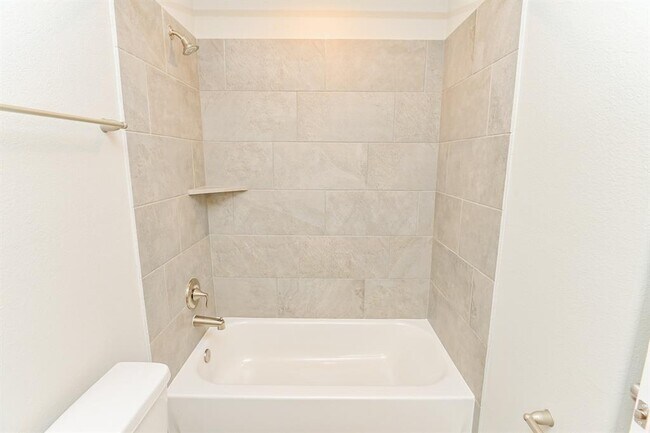 Building Photo - 3817 Breckenridge Dr