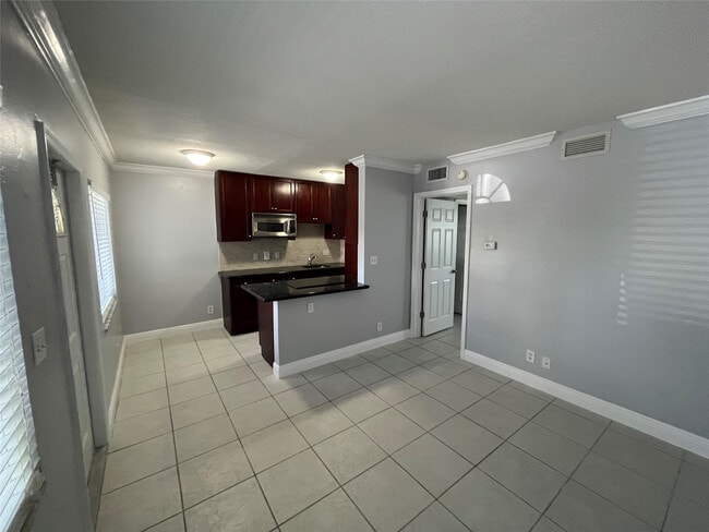 Building Photo - 1311 NE 18th St