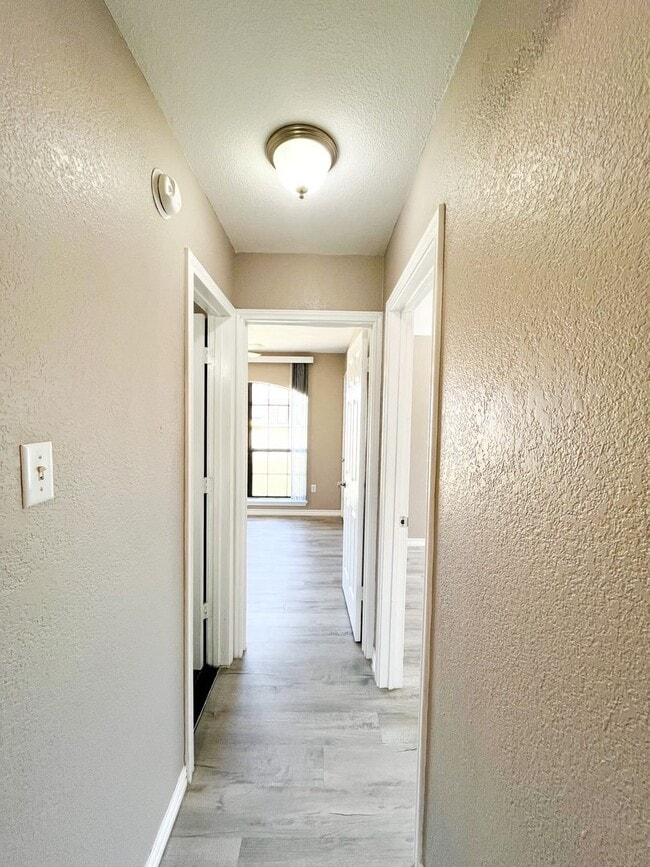 Building Photo - Available NOW!!!! This charming 1 story, 3 bedroom, 2 bath house could be your next home! Beautif...