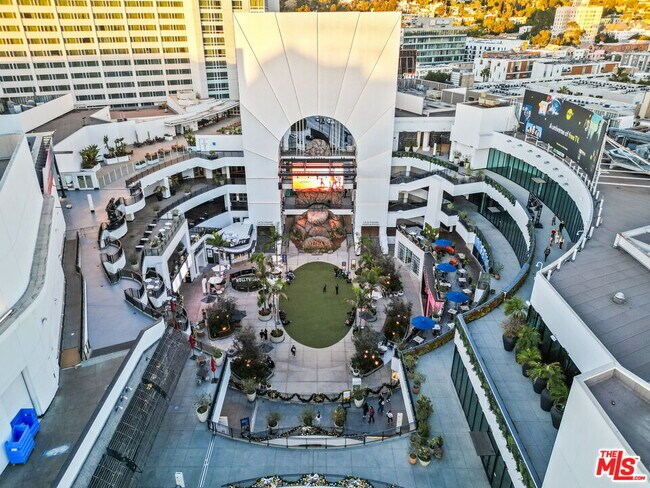 Building Photo - 2700 Cahuenga Blvd