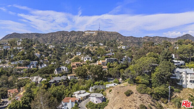 Building Photo - 2756 Westshire Dr