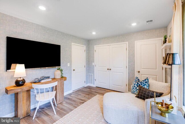 Building Photo - 354 Watercourse Dr