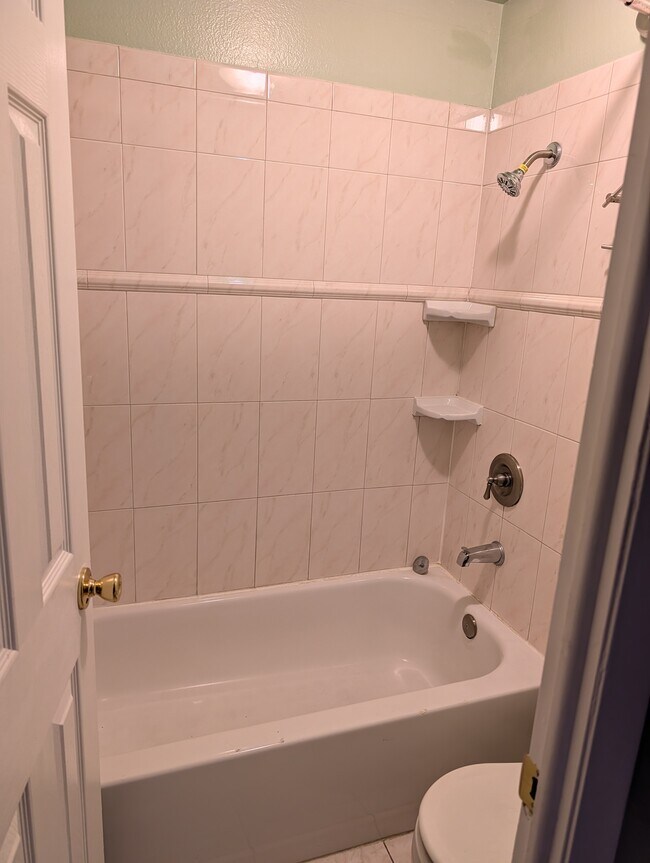 Building Photo - 1302 S Parker Rd