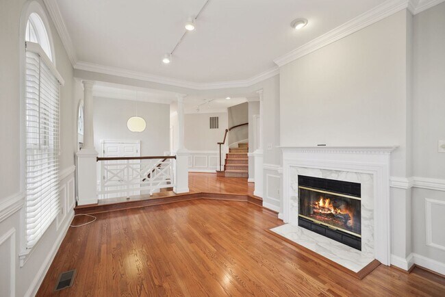 Building Photo - 3 Bedroom 3.5 Bathroom Townhouse// Vienna/...