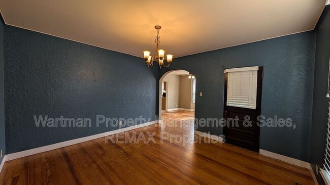 Building Photo - 2102 W Kiowa St