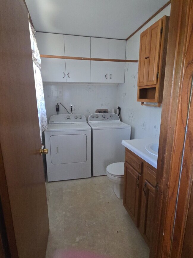 Building Photo - 448 N Grandview Blvd
