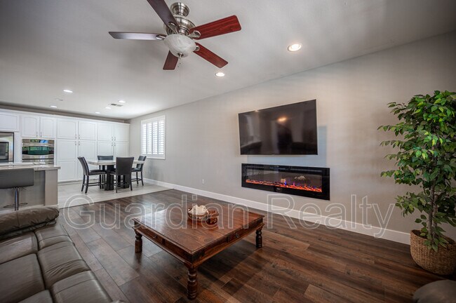 Building Photo - 11112 Pine Greens Ct