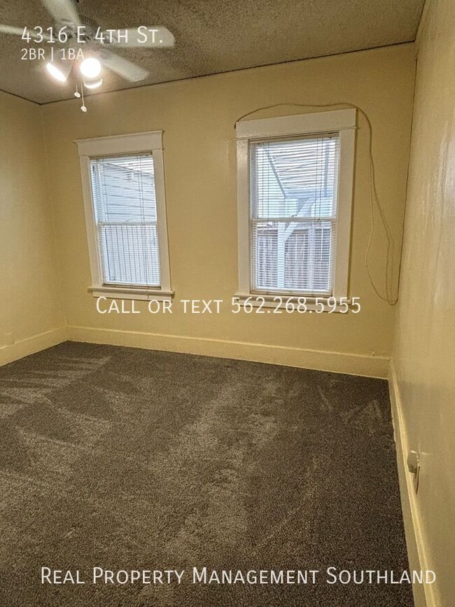 Building Photo - 2 Bedroom 1 Bath with Garage Space - Avail...