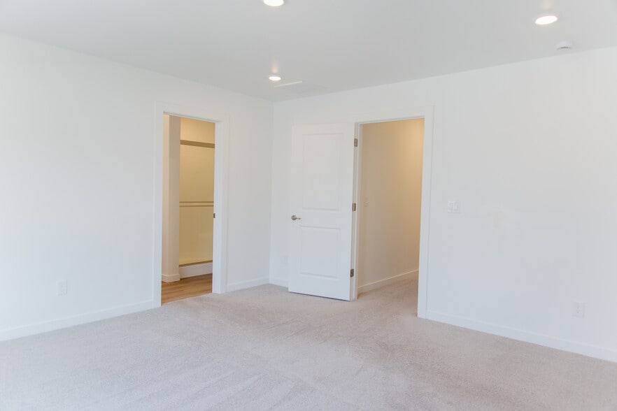 Building Photo - 4180 W Cirrus Ln