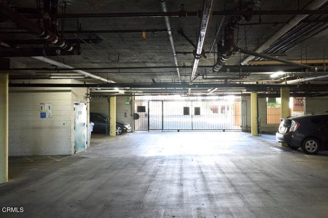 Building Photo - 4830 Elmwood Ave