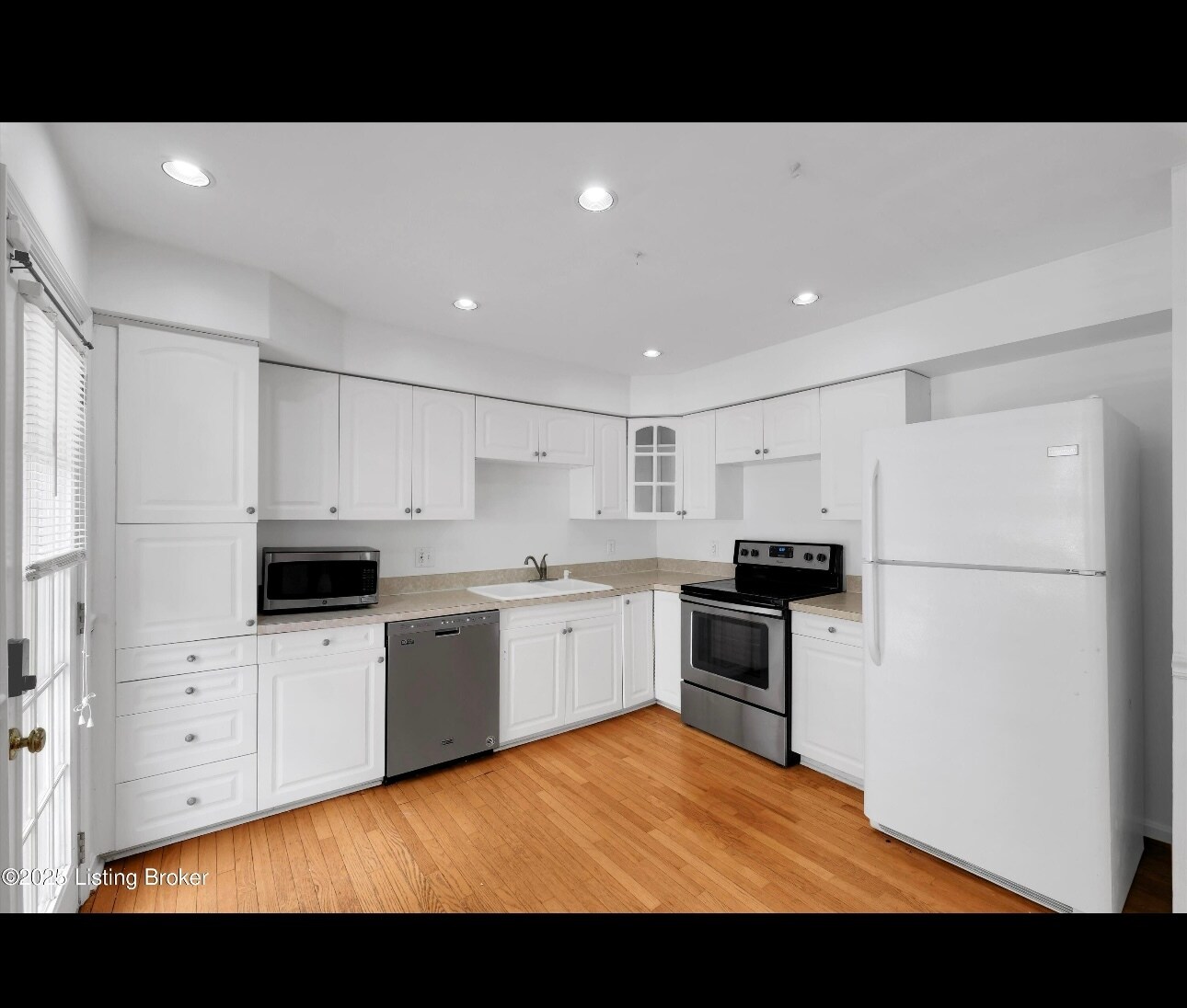 Building Photo - 2133 Dogoon Dr