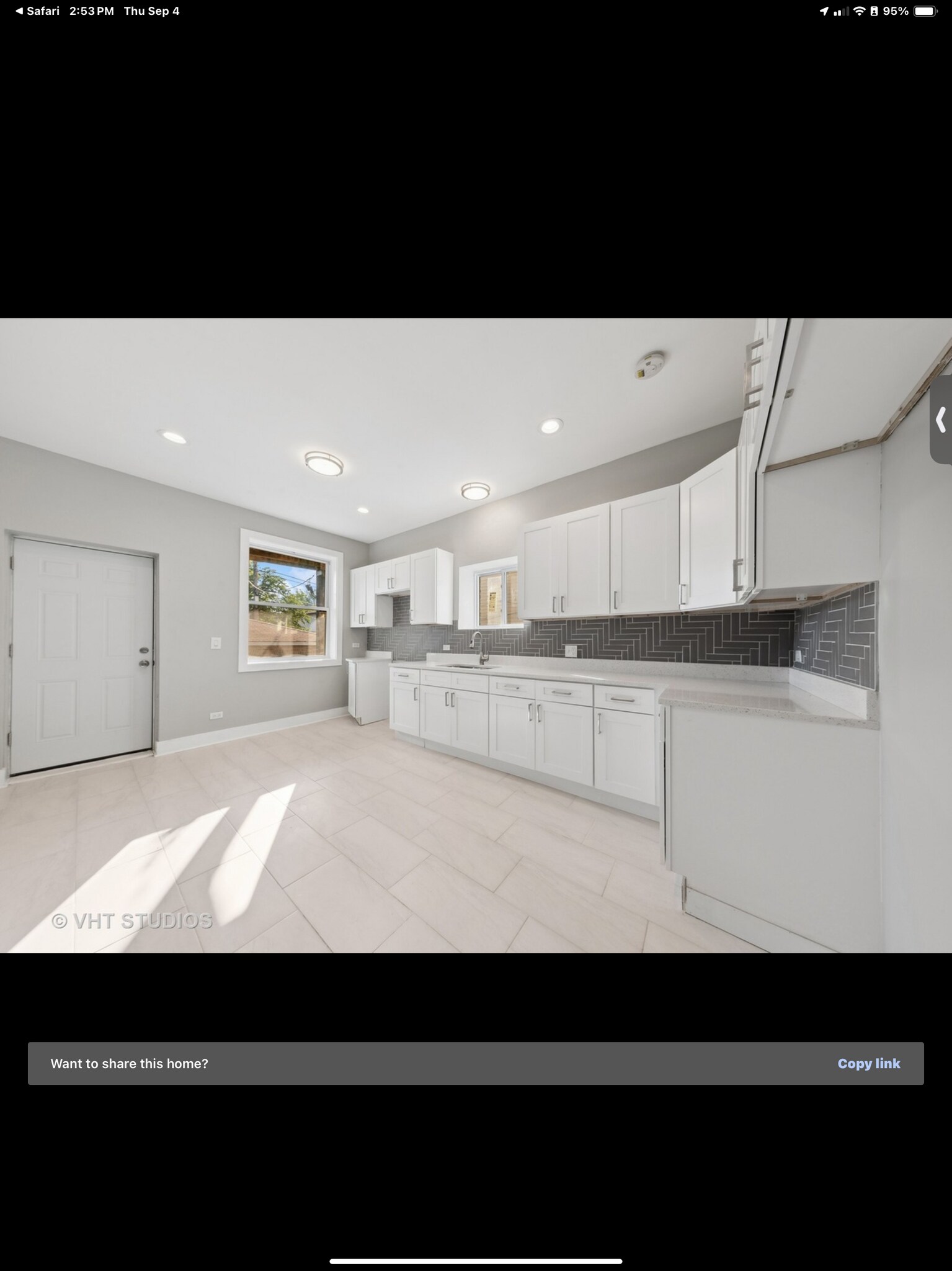 Kitchen - 7415 S Union Ave
