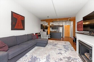 Building Photo - 2 bedroom in Chicago IL 60614