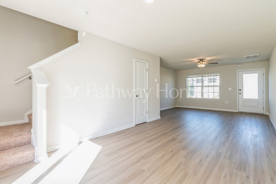 Building Photo - 6316 Lowe Ln