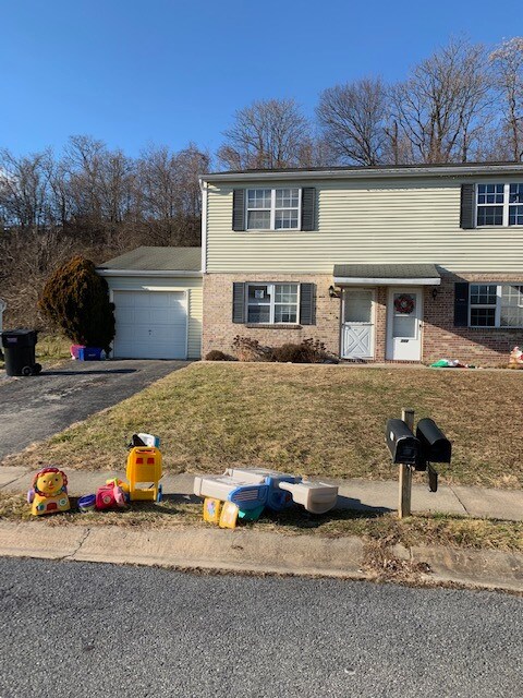 Primary Photo - 1047 Cloverton Dr