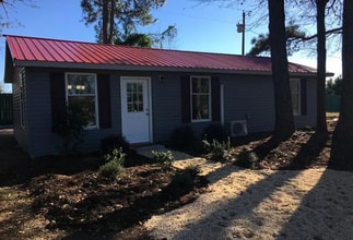 Building Photo - 93 Century Ln