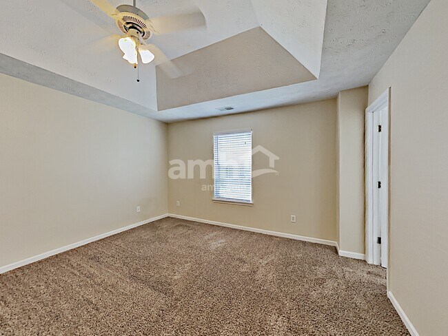 Building Photo - 2646 Lake Park Bnd