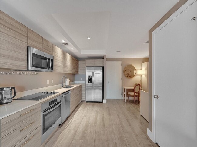 Building Photo - 121 NE 34th St