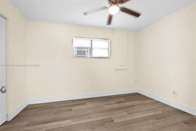 Building Photo - 511 NW 44th St