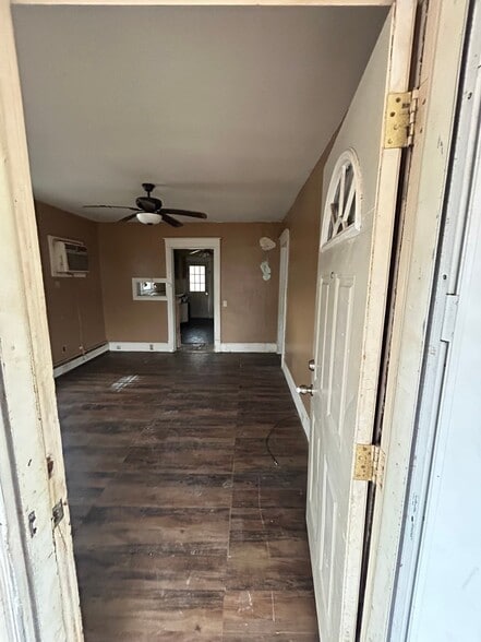 Building Photo - 606 Anderson St