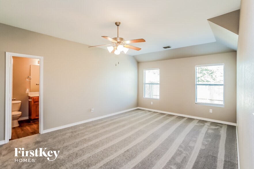 Building Photo - 12721 Carpenter Ln
