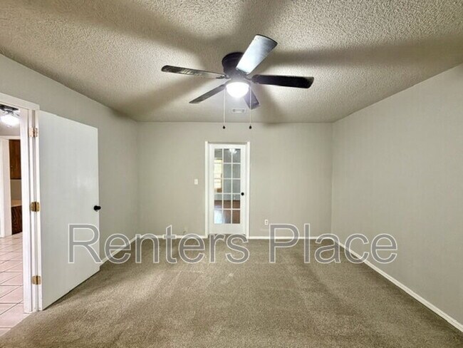 Building Photo - 14148 S Poplar Pl