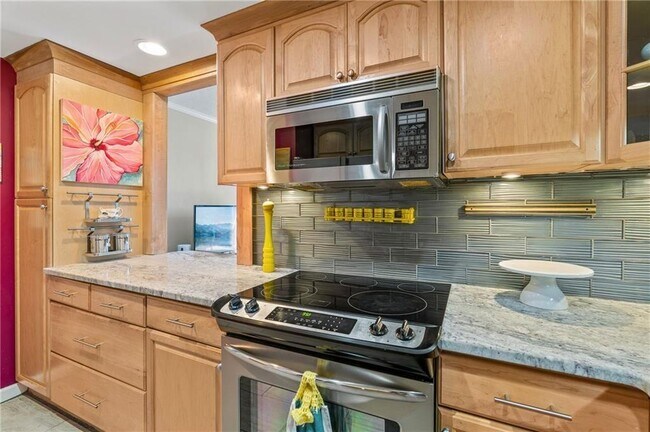 Building Photo - 130 26th St NW