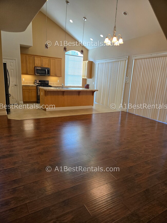 Building Photo - 1271 Grange Way
