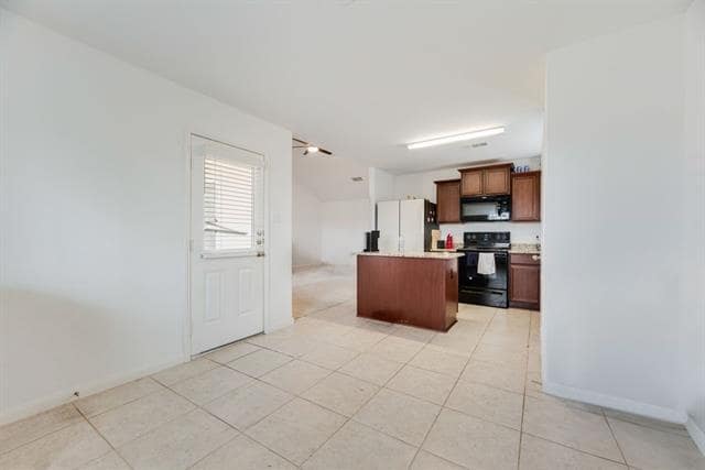 Building Photo - 1904 Fairbanks Dr