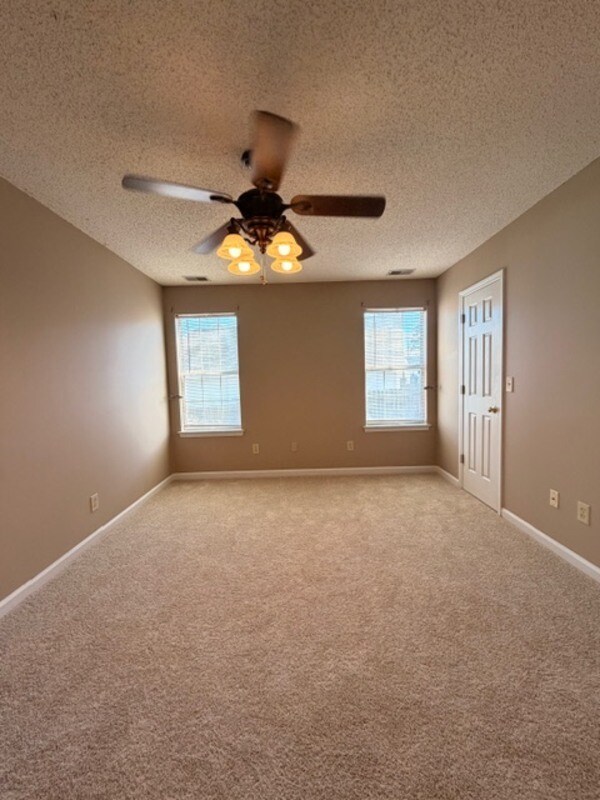 Building Photo - 229 Stonewood Dr