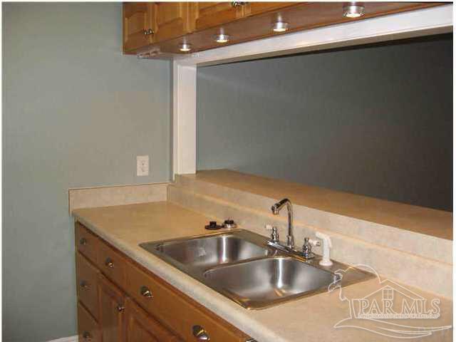Building Photo - 931 Brookside Pl