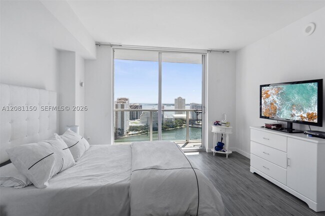 Building Photo - 500 Brickell Ave