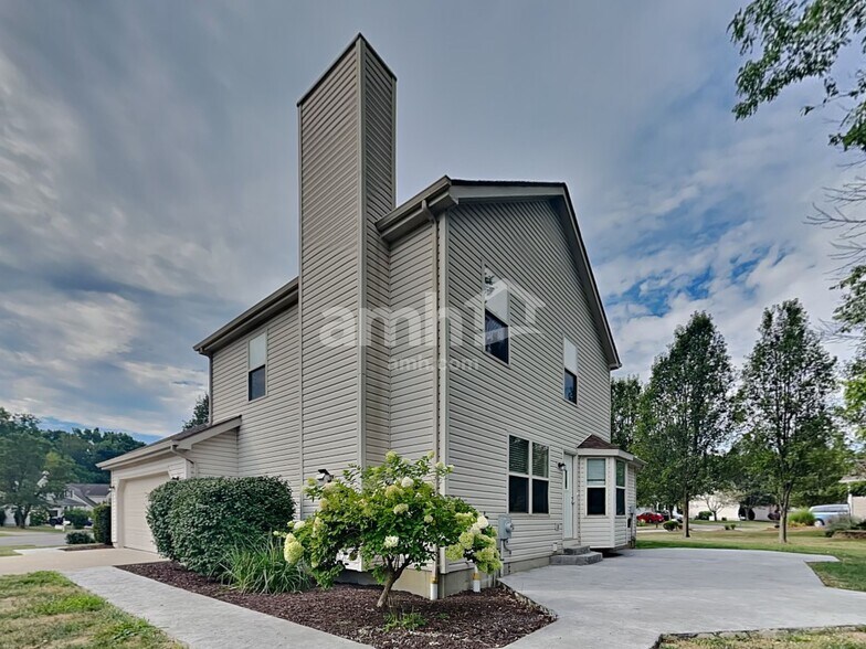 Building Photo - 1279 McGuffey Ln