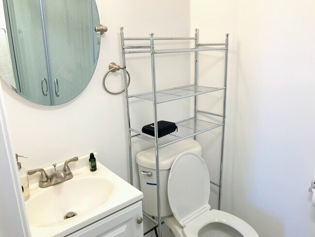 Building Photo - 12 Riverdale St