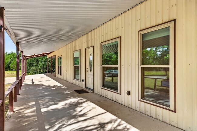 Building Photo - 3961 Clay Crk Rd
