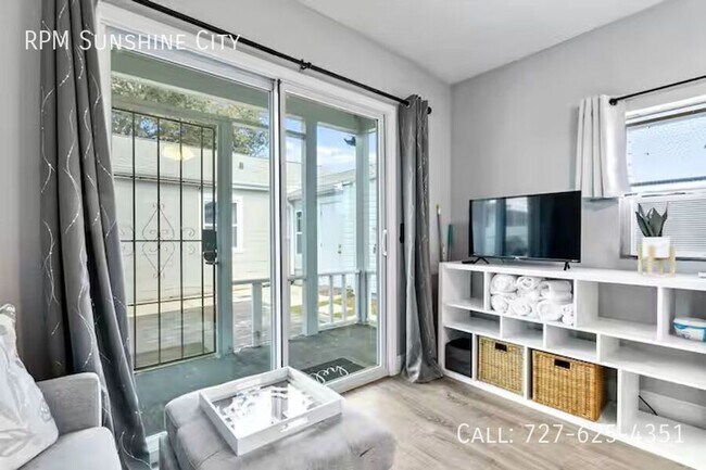 Building Photo - 5408 5th Ave N